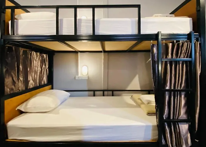 Hostel Lemon Siam Petchaburi Road